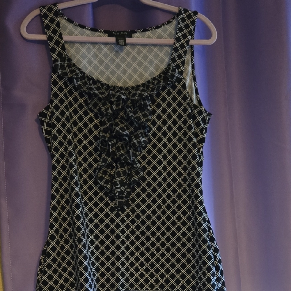 Black and White Geometric Women's Top